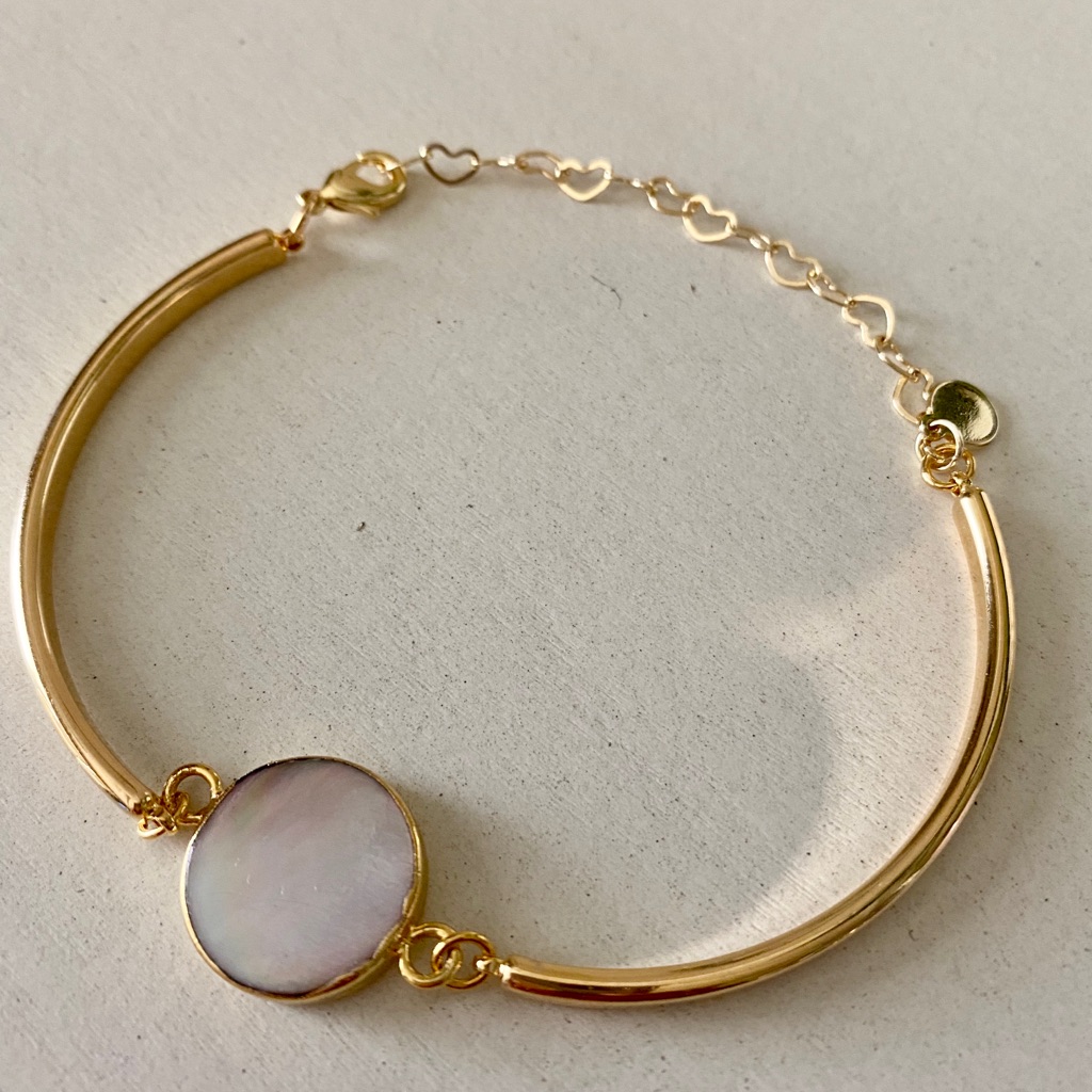 Gorgeous Mother Of Pearl Minimalist Gold Bracelet
